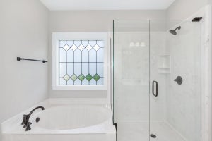 Baldwin Master Bath - Framless Shower & Tub